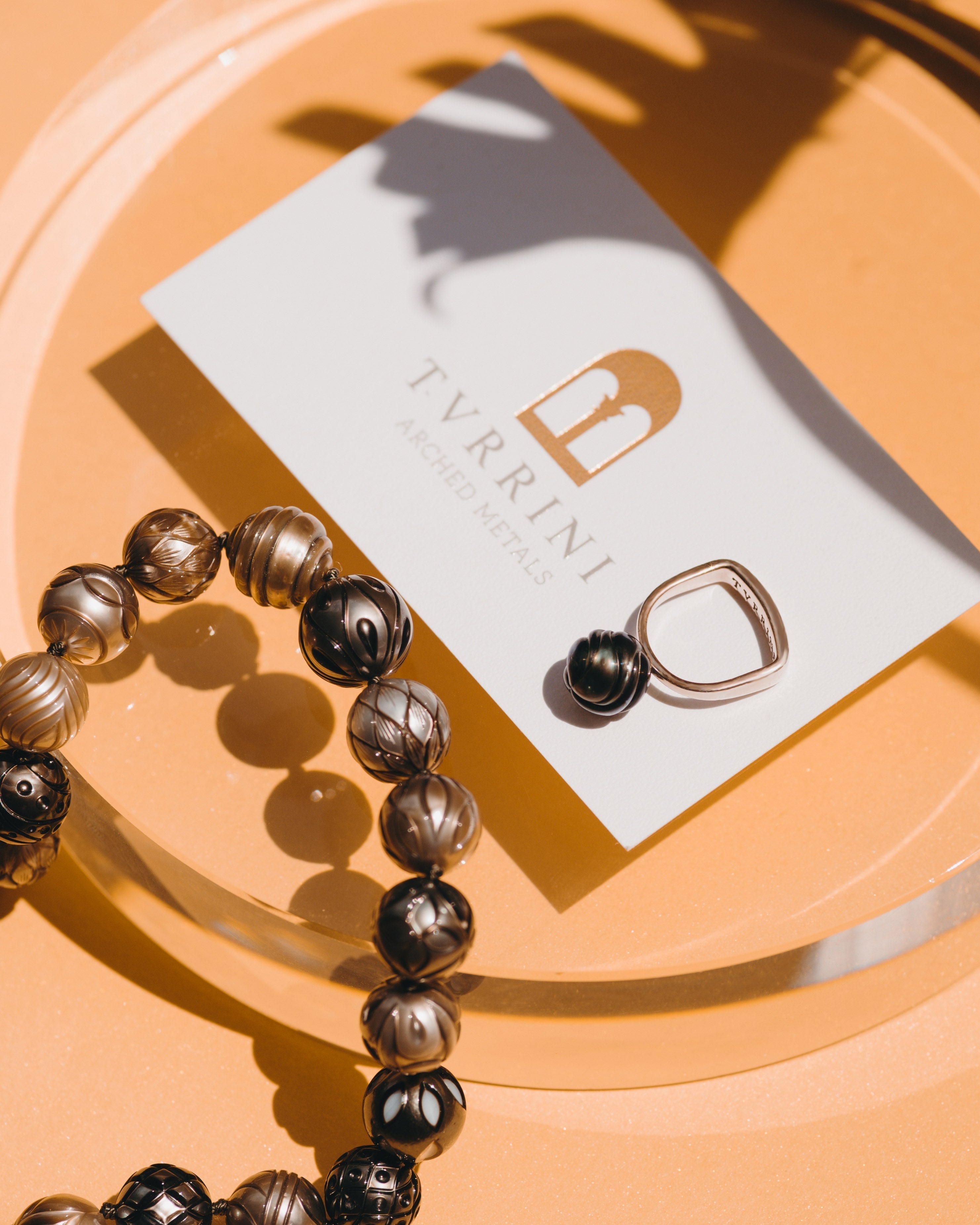 Tahitian pearl jewellery with hand-crafted details