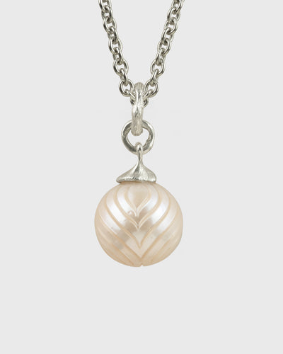 'Moira' Carved 13.7 mm Round Freshwater Pearl Necklace