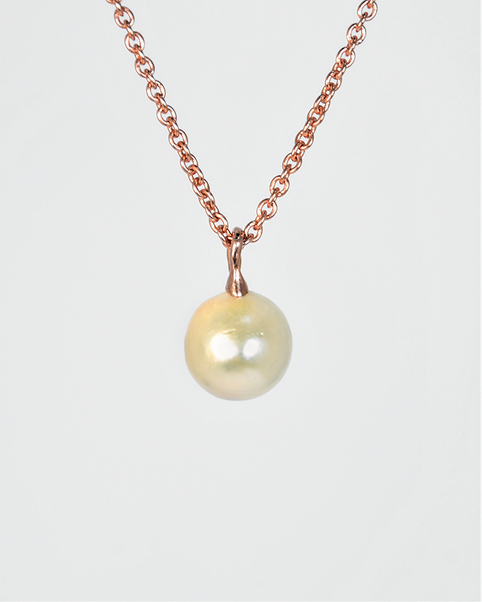 Back View of Nisi Cove Pendant with Round Pearl in 18K Rose Gold