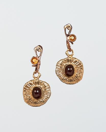 Nisi Earring Charms with Yellow-Green Sapphires, Garnets and White Freshwater Pearls - TVRRINI