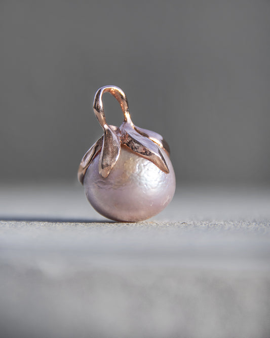 Kara Pendant with champagne Freshwater Pearl set in 18K Rose Gold