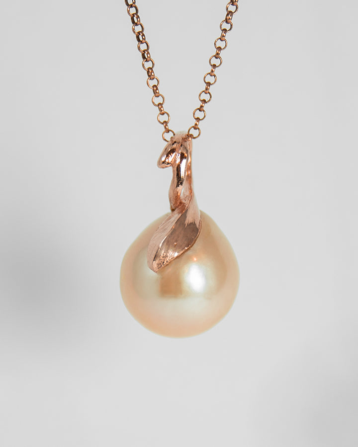 THP995RG Kara Pendant with Freshwater Pearl set in 18K Rose Gold on 18K Rose Gold Chain that can be worn on two sides