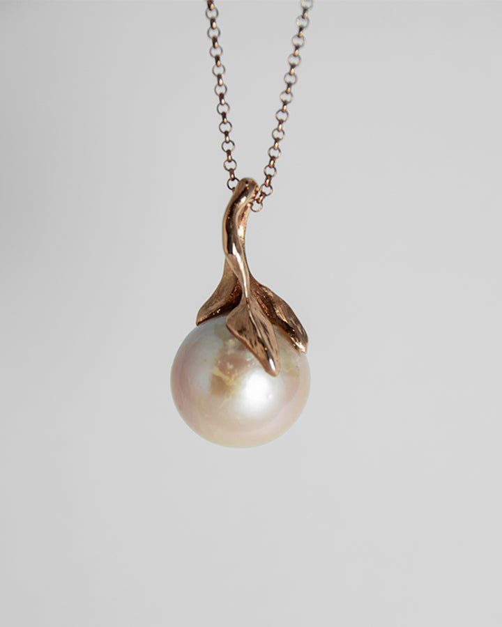 THP998RG Kara Pendant with Freshwater Pearl set in 18K Rose Gold on 18K Rose Gold Chain front view
