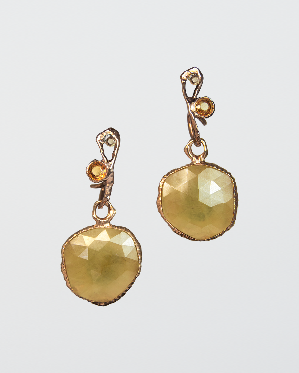 Nisi Earring Charms with Yellow-Green Sapphires, Garnets and White Freshwater Pearls - TVRRINI